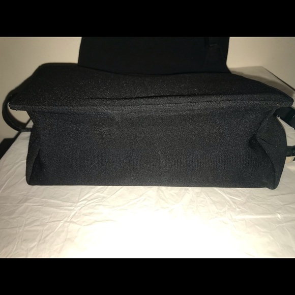 💯 % Authentic Salvatore Ferragamo Black Handbag - Picture 7 of 8